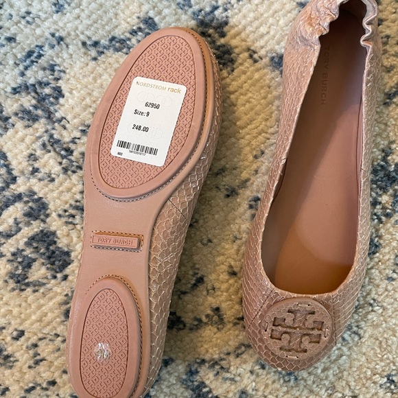Tory Burch New In Box Tan Flats - Picture 3 of 9